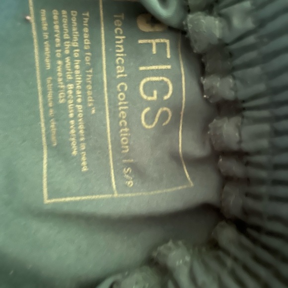 Figs set. Yola bottom in small petite and medium top - Picture 2 of 4